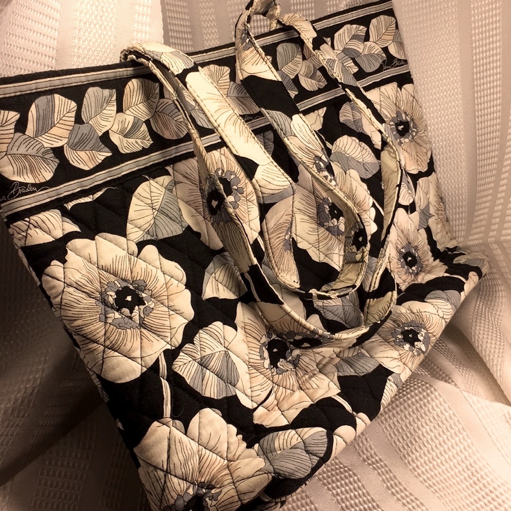Vera Bradley large bag hardly used (if ever) leaf